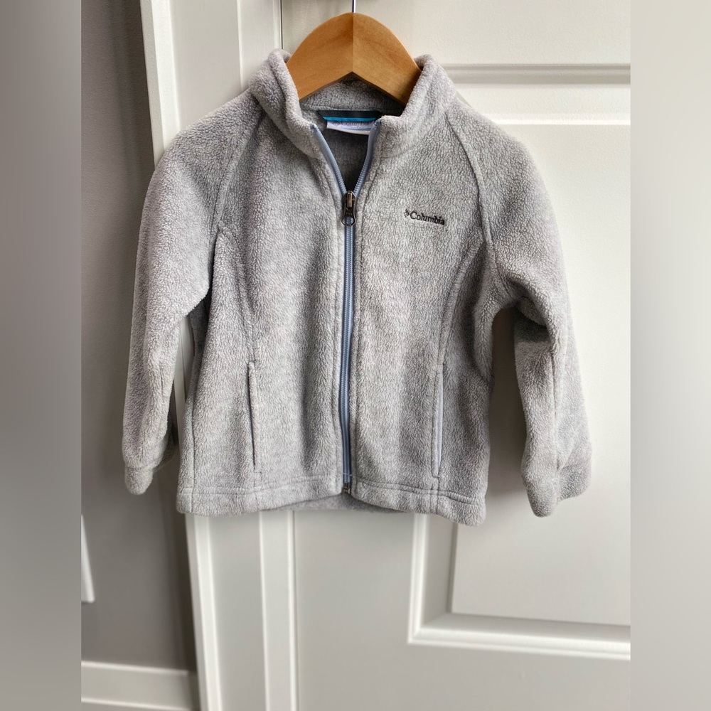 Columbia fleece zip sweater / jacket.  Size:3